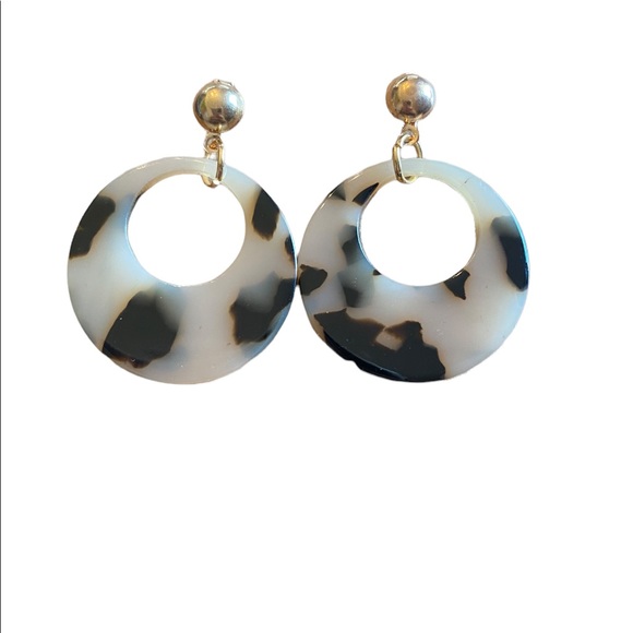 Tortoise Shell and Gold Hoop Drop Earrings - Picture 1 of 6